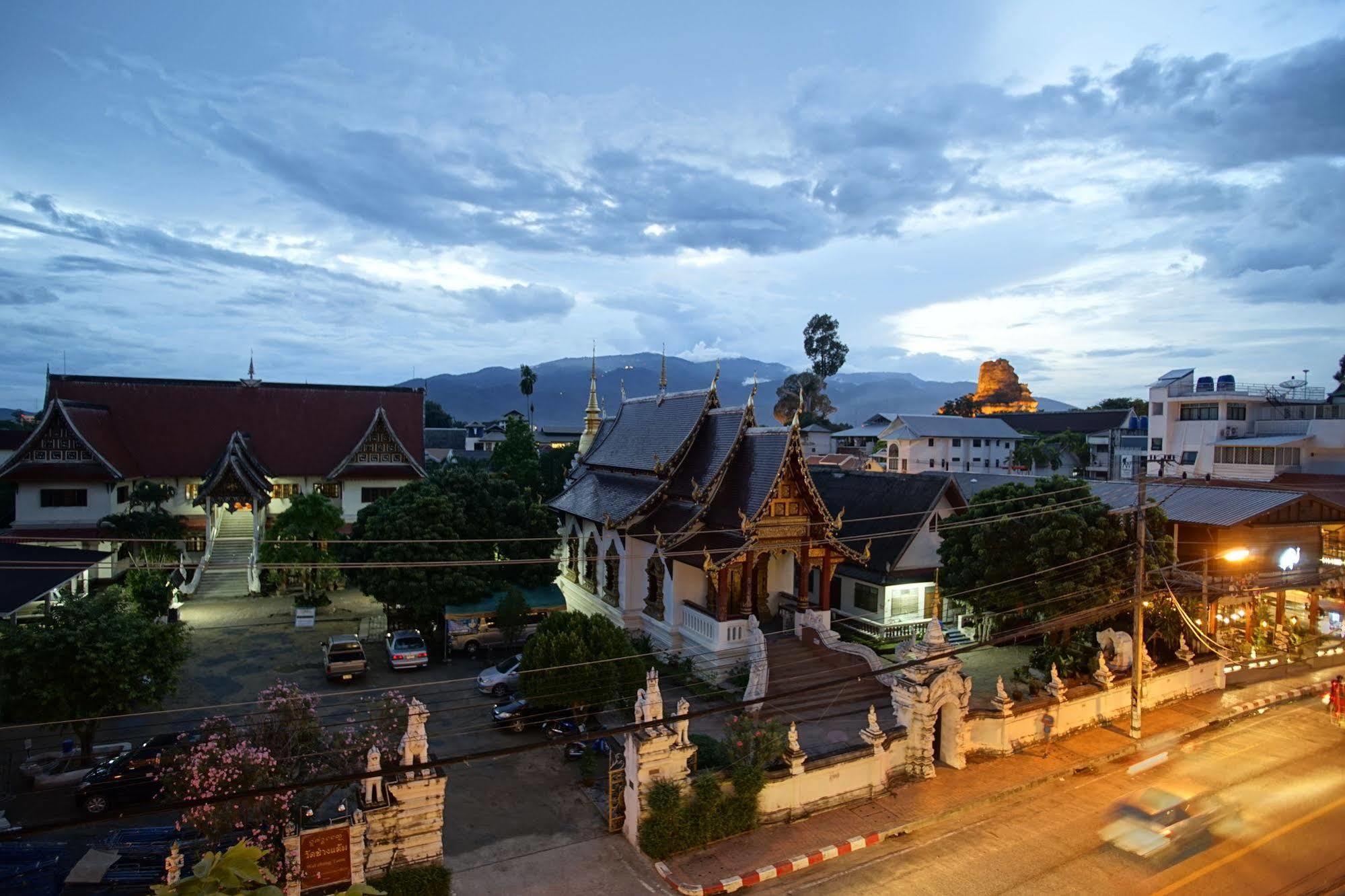 Makkachiva Hotel Chiang Mai Ngoại thất bức ảnh